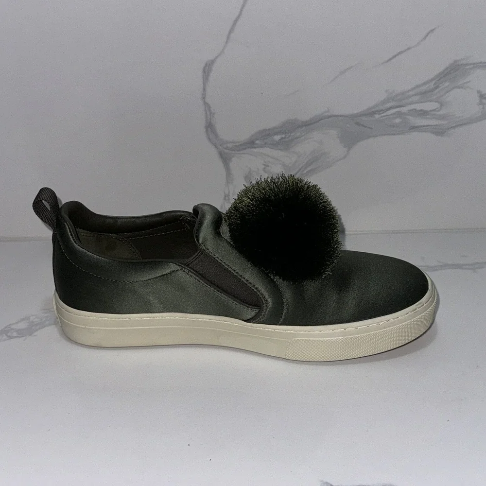 Womens Tory Burch Pom Pom Sneaker Daphne 318 Satin Lux Size 9